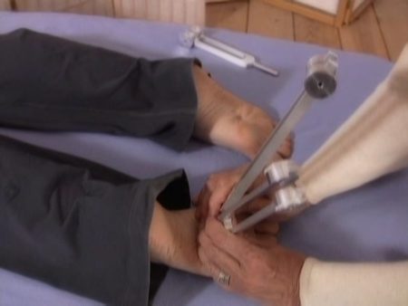 Ohm Octave Tuning Fork Application - Bottom of Foot